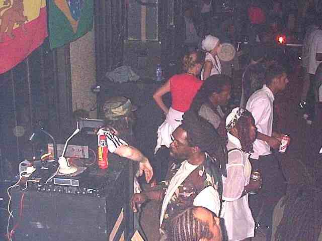 Cant get to move, Dance Jam out....