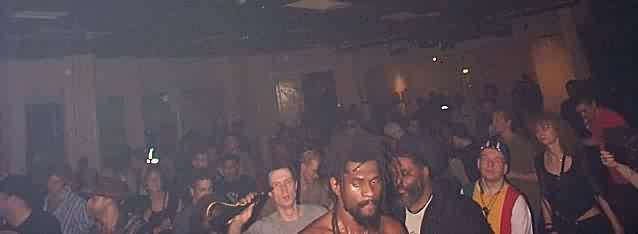 Crowd-a-people here ina Bristol ....